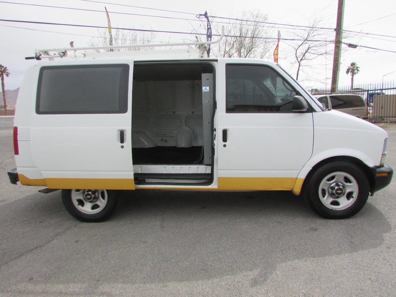 Used 2004 Chevrolet Astro RWD image 10