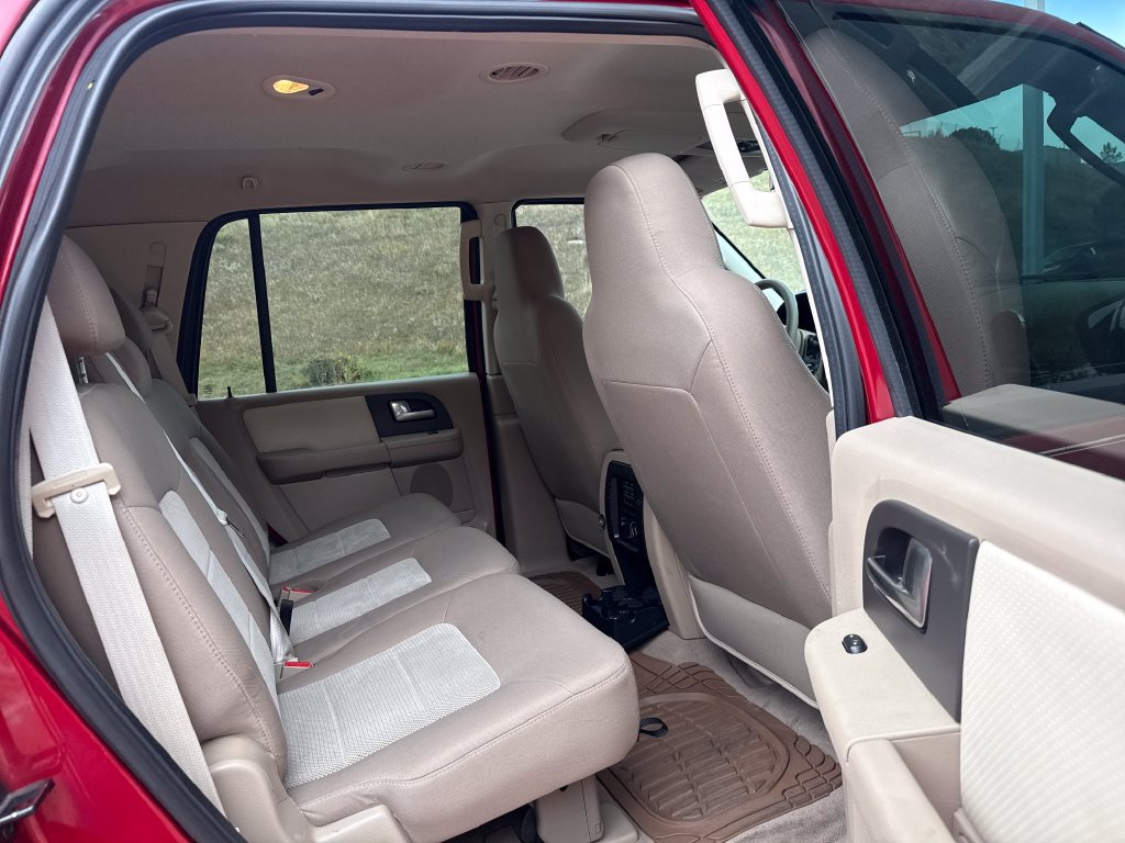 Used 2004 Ford Expedition XLT AWD/4WD image 23