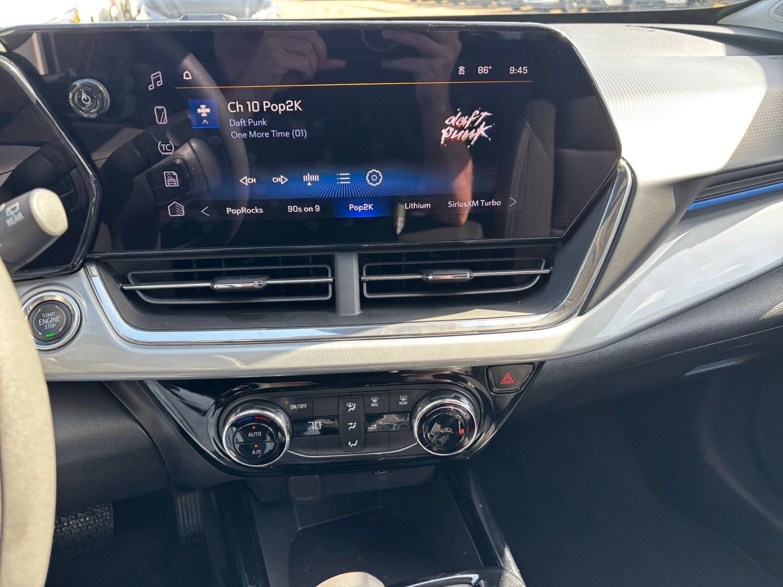 Used 2025 Chevrolet Trax LT FWD image 14