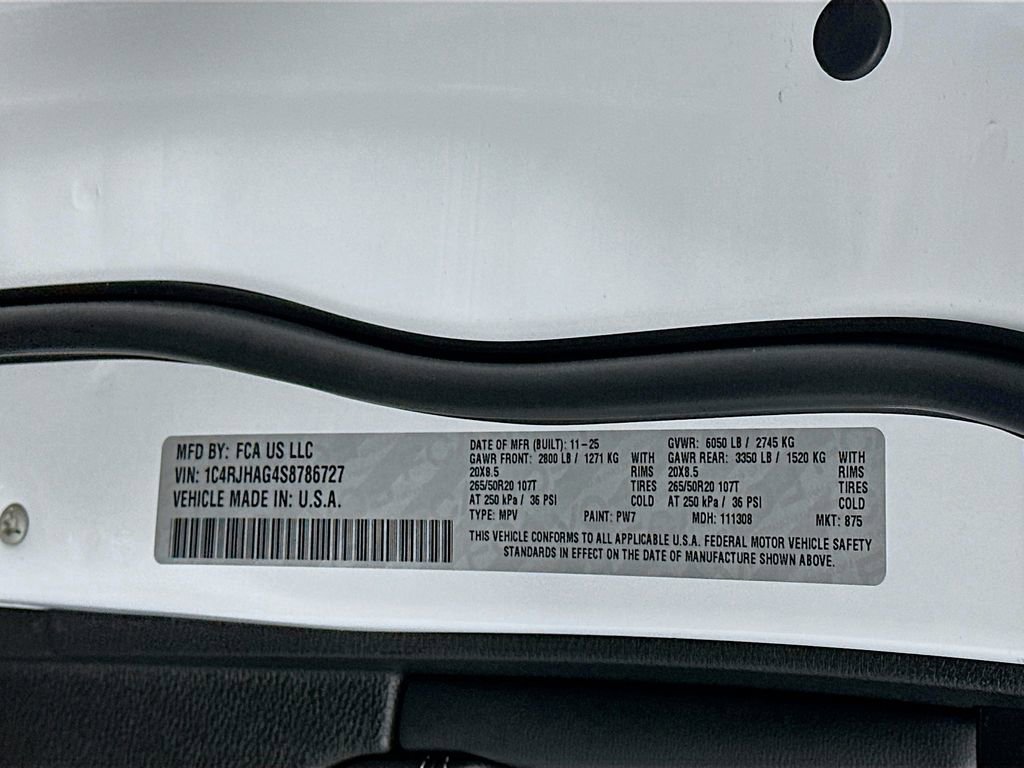 New 2025 Jeep Grand Cherokee Altitude image 19