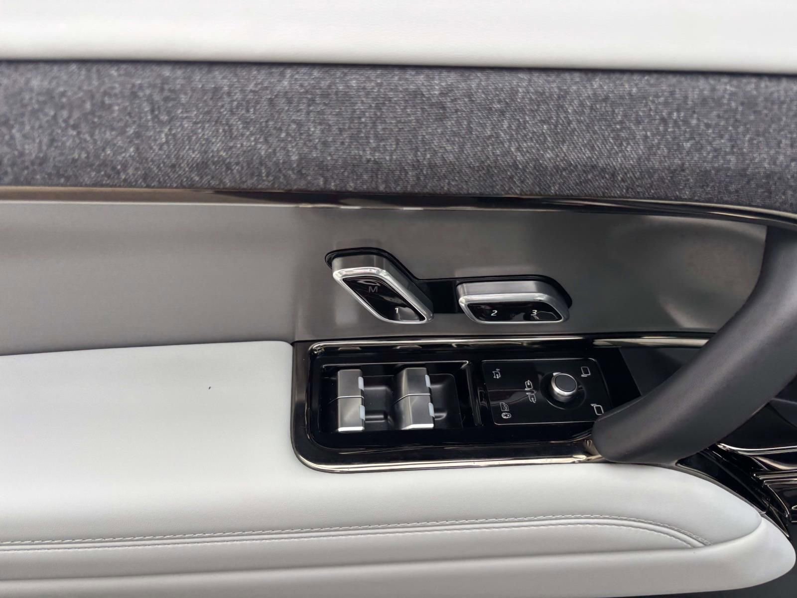 New 2026 Land Rover Range Rover Sport SE image 12