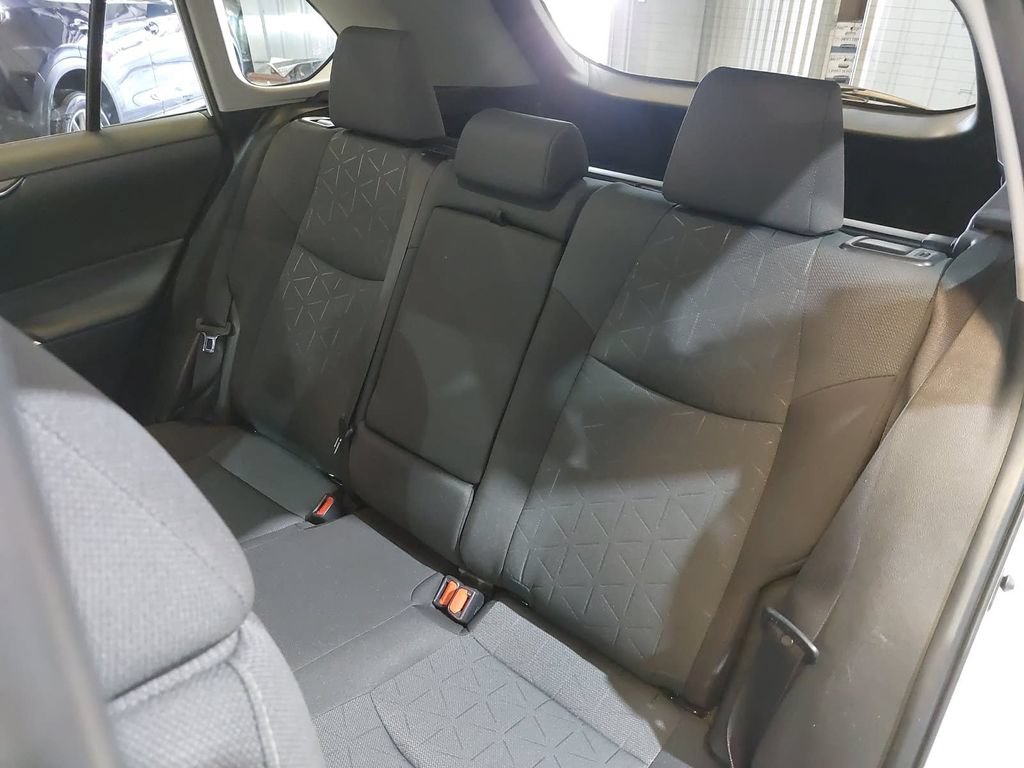 Used 2025 Toyota RAV4 XLE AWD/4WD image 13