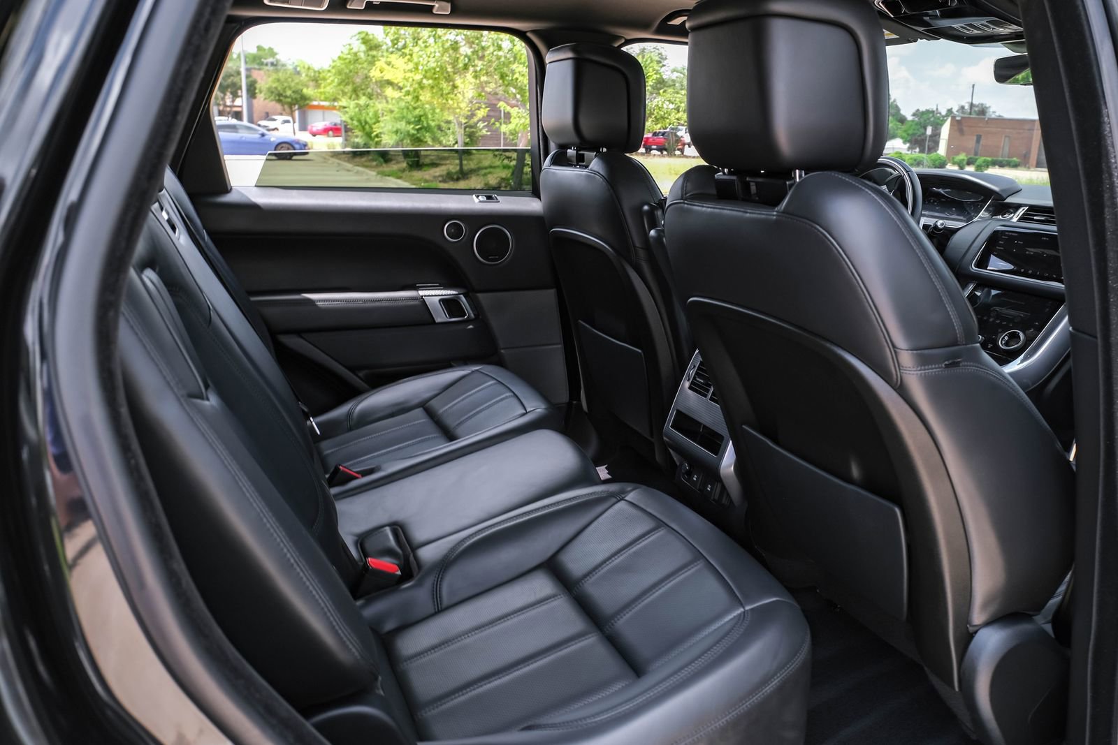 Used 2019 Land Rover Range Rover Sport Supercharged AWD/4WD image 31