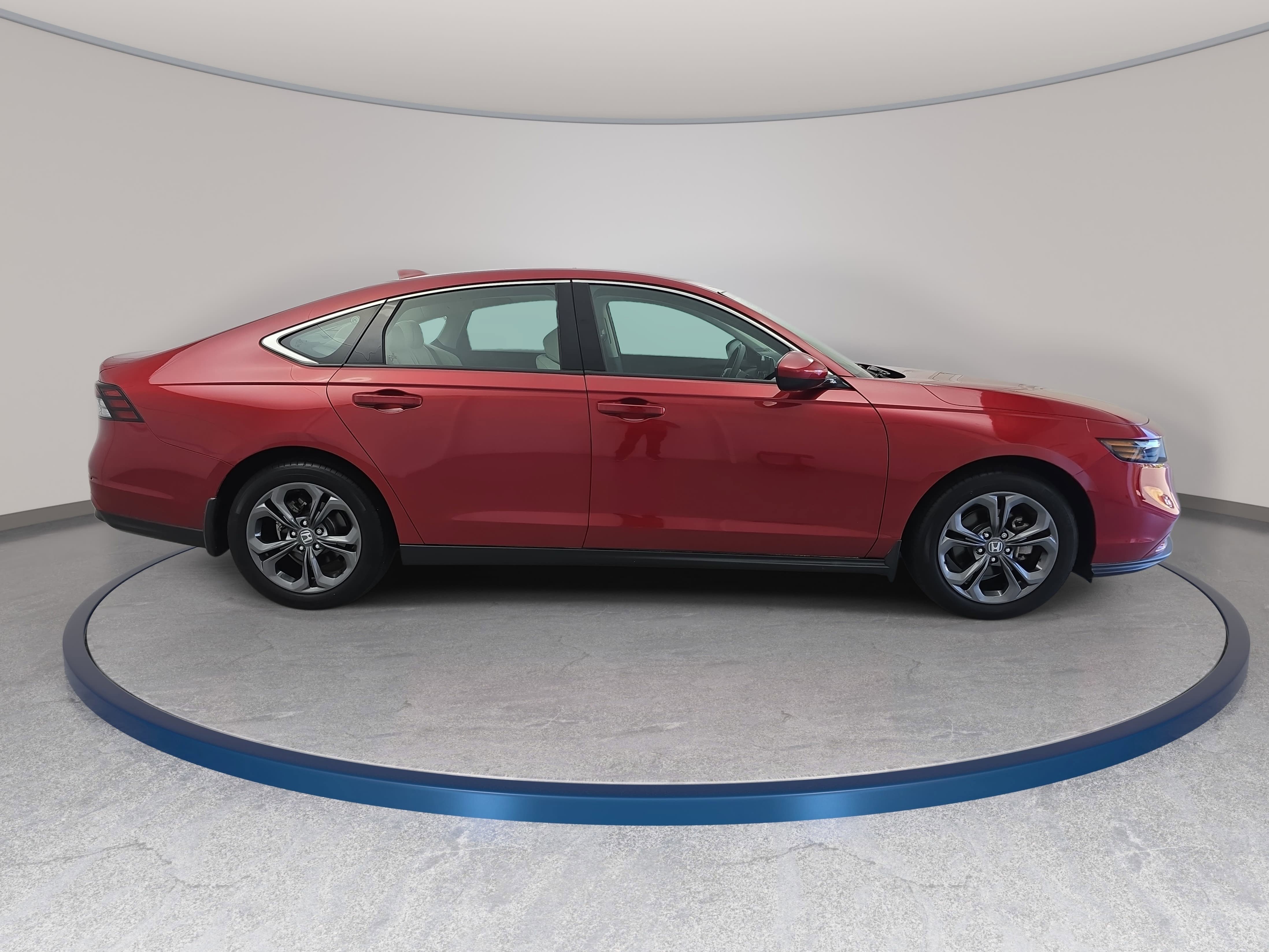 Used 2023 Honda Accord EX image 4