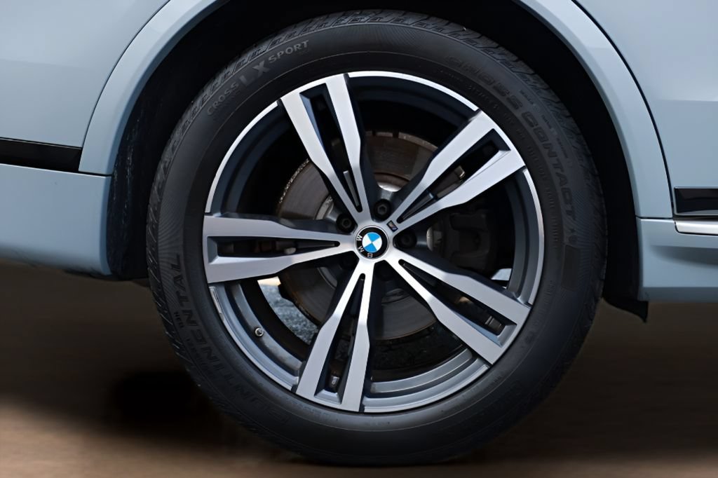 Used 2026 BMW X7 xDrive40i AWD/4WD image 16