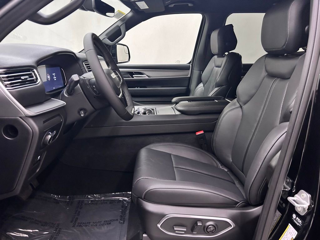 New 2026 Jeep Grand Wagoneer Limited w/ 8-Passenger Seating Package image 12