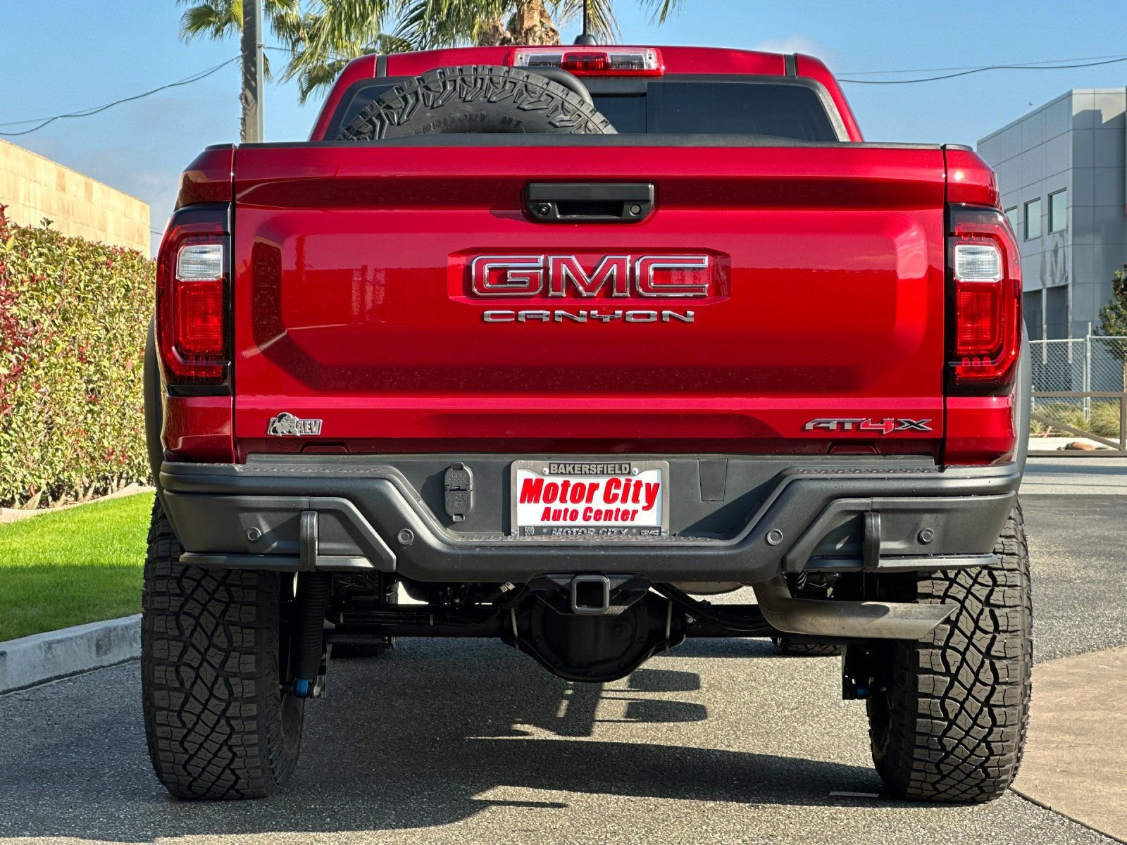 New 2026 GMC Canyon AT4X w/ AT4X AEV Edition AWD/4WD image 5