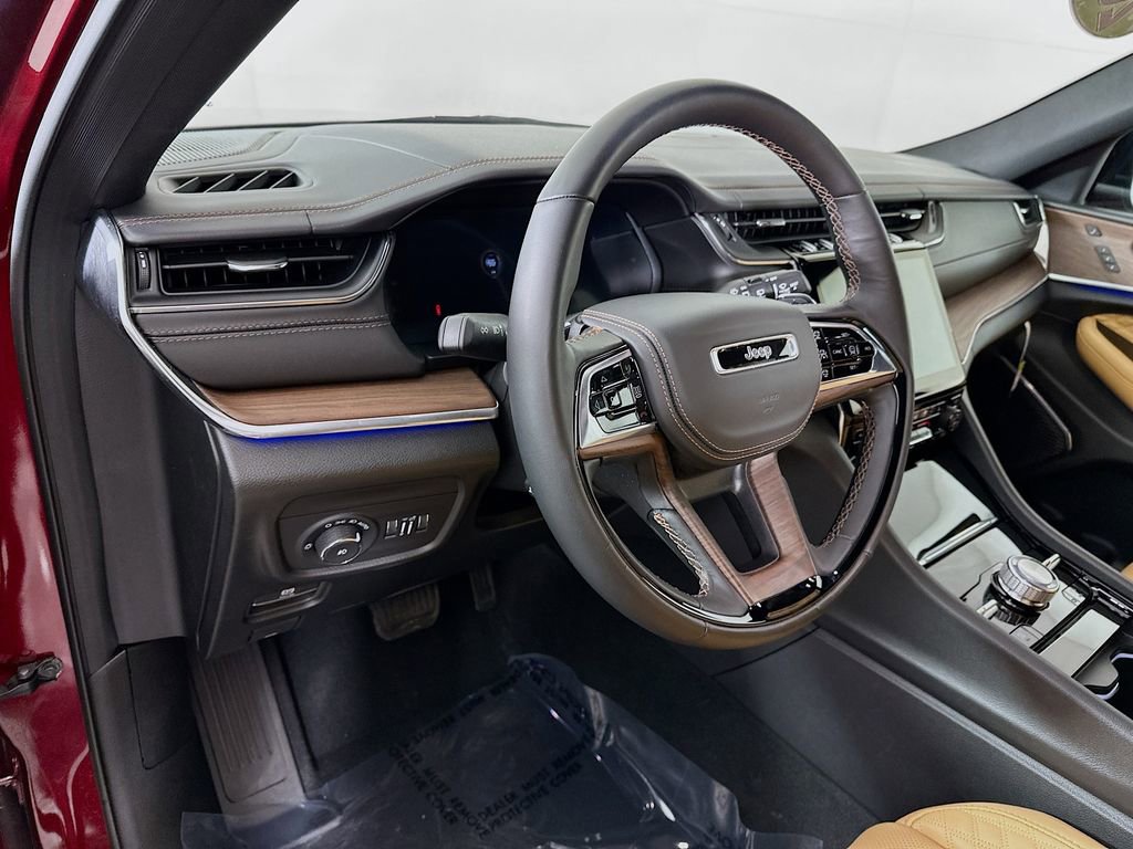 Certified 2025 Jeep Grand Cherokee L Summit w/ Obsidian Package image 17