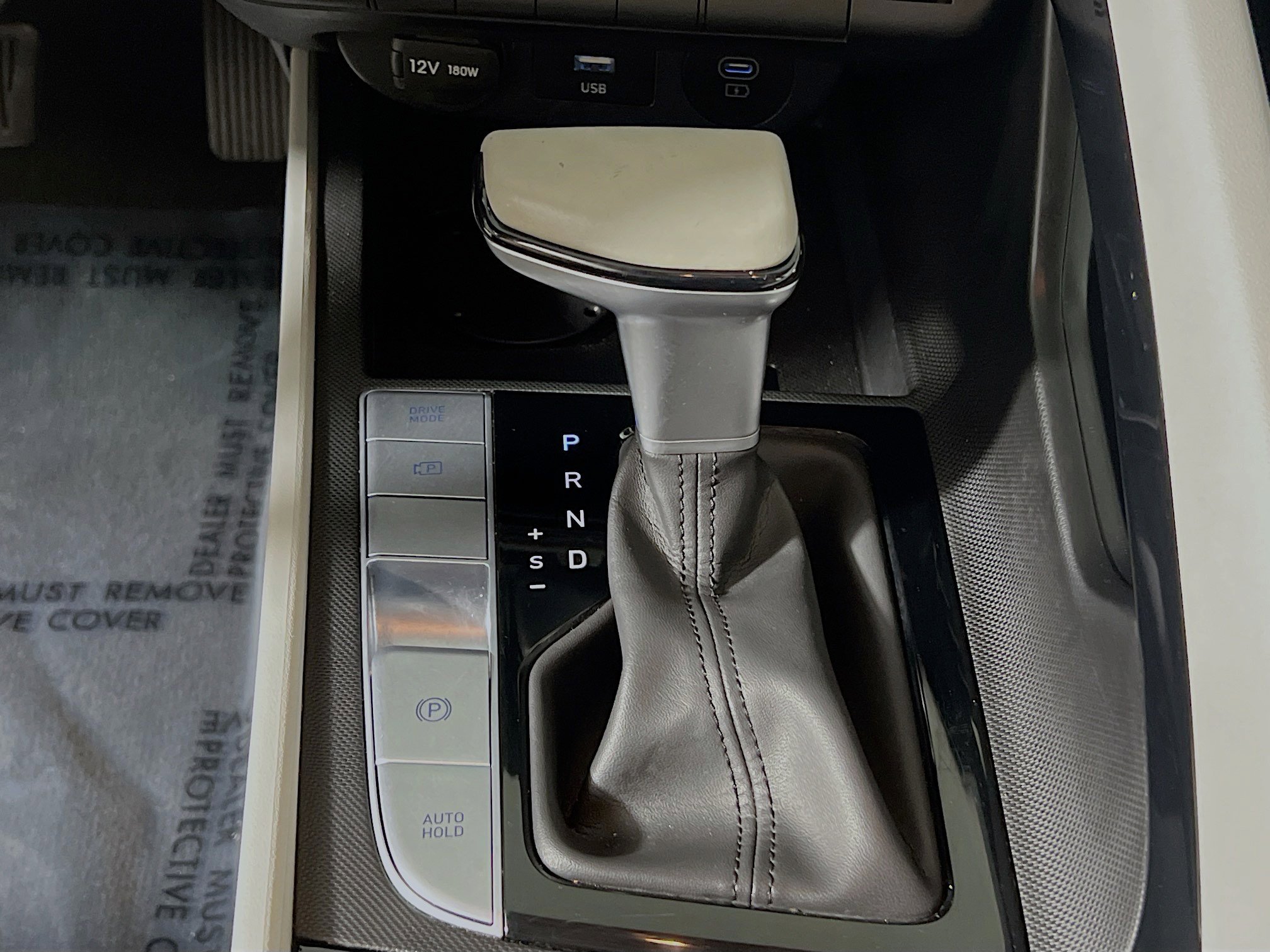 Used 2025 Hyundai Elantra Limited image 24