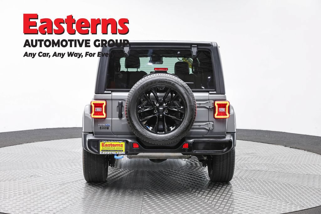 Used 2022 Jeep Wrangler Unlimited Sahara w/ Cold Weather Group AWD/4WD image 6