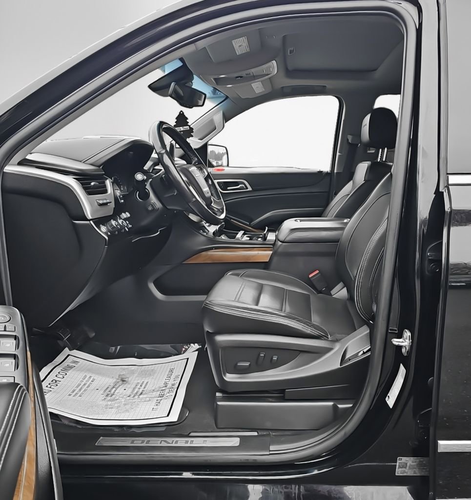 Used 2019 GMC Yukon XL Denali image 12