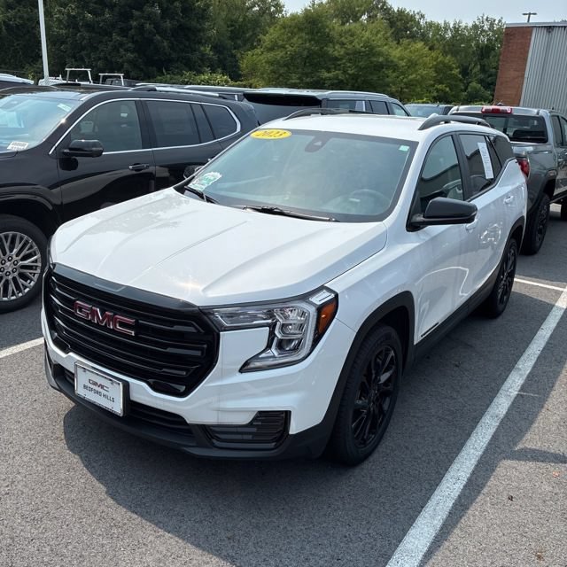Used 2023 GMC Terrain SLE w/ Elevation Edition AWD/4WD image 1