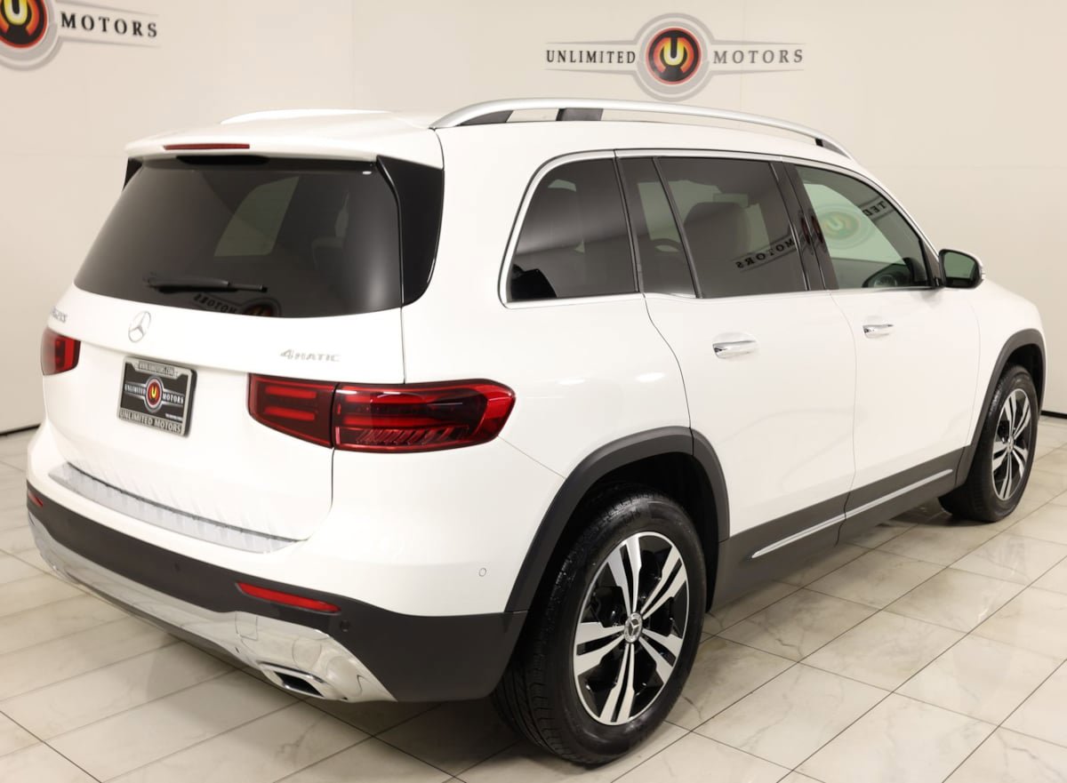 Used 2025 Mercedes-Benz GLB 250 4MATIC image 3