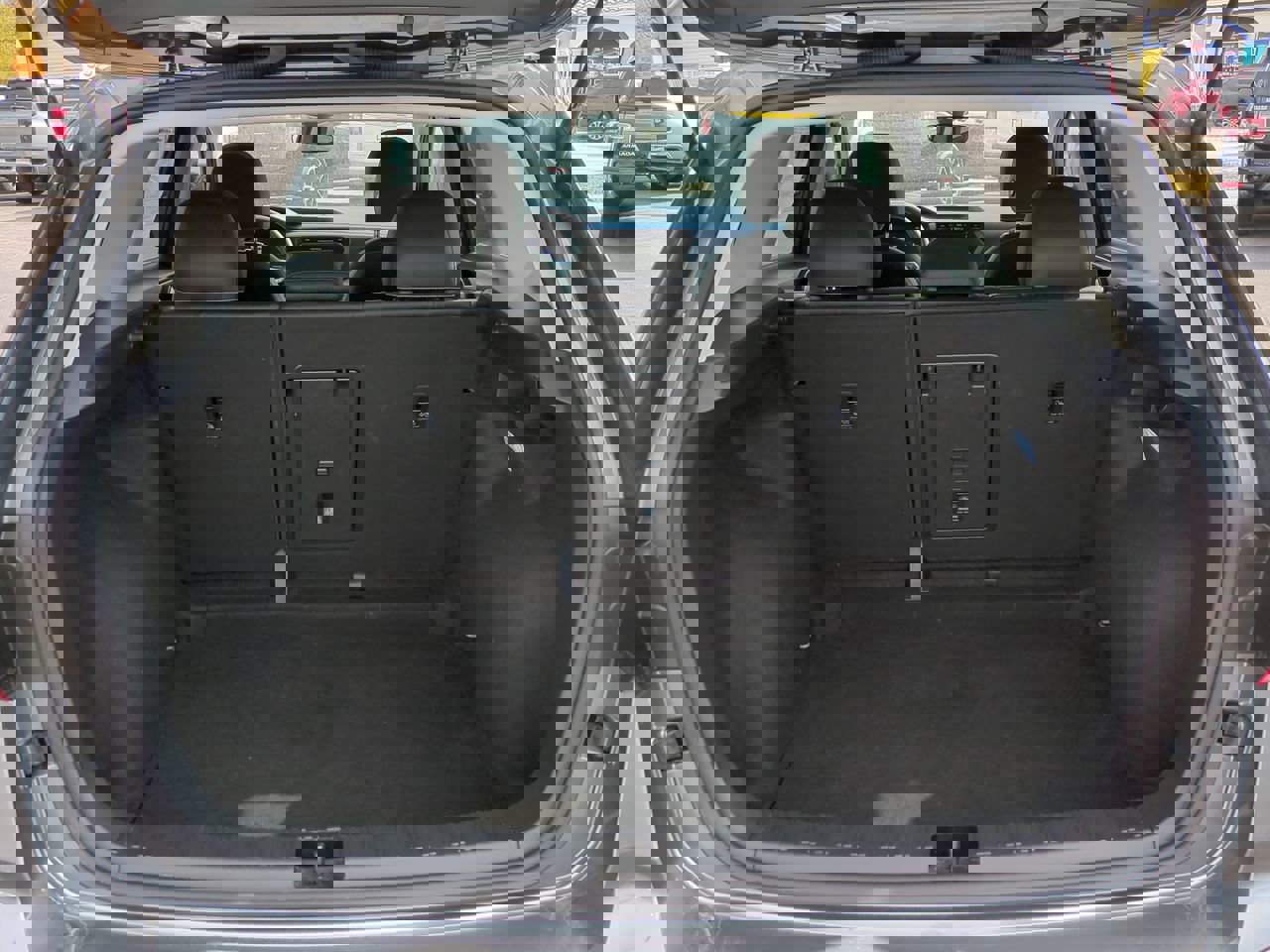 Used 2024 Volkswagen Taos SE image 13