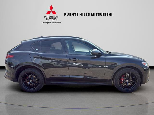 Used 2019 Alfa Romeo Stelvio Ti Sport w/ Quick Order Package 22S Sport AWD/4WD image 4