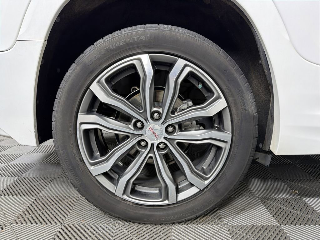 Used 2018 GMC Terrain Denali w/ Advanced Safety Package image 15