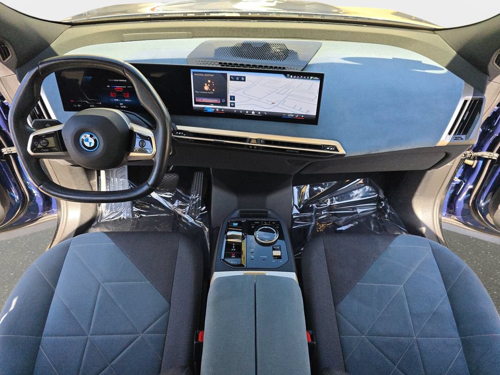 Used 2025 BMW iX xDrive50 AWD/4WD image 10