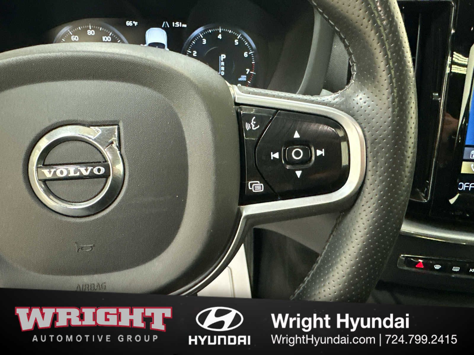 Used 2018 Volvo XC60 T5 Momentum w/ Convenience Package image 21