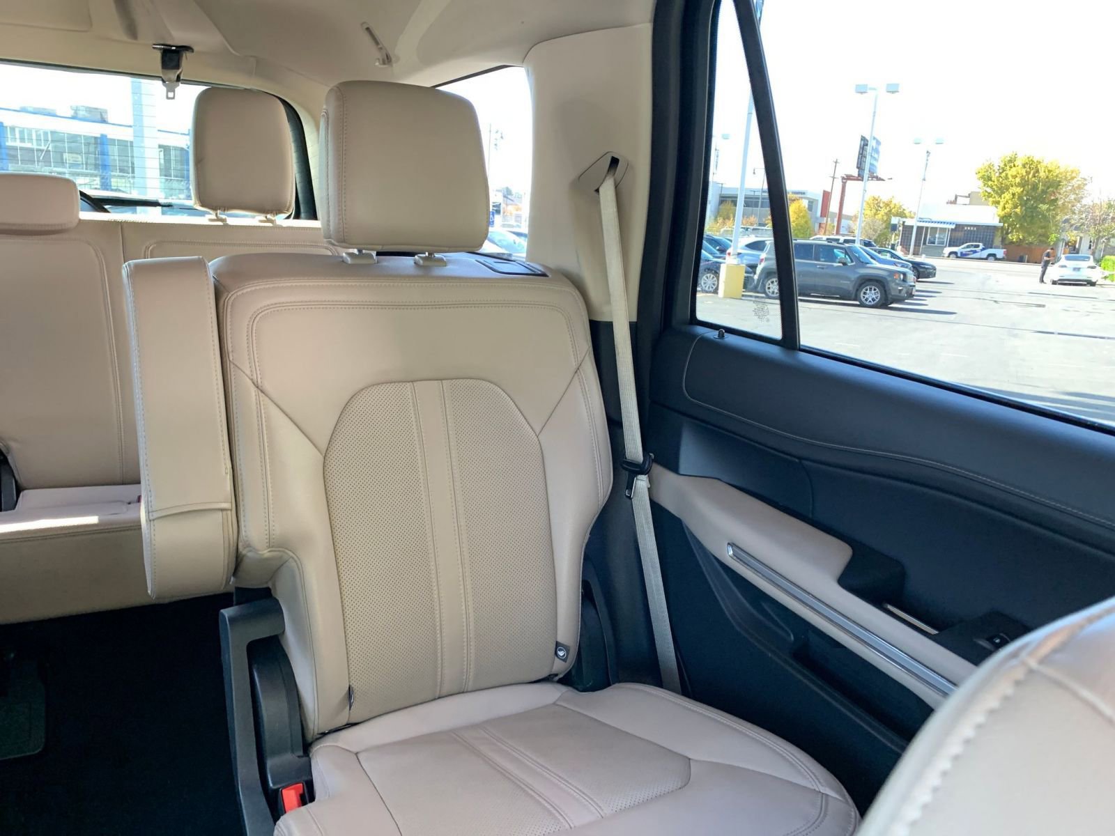 Used 2024 Ford Expedition Limited AWD/4WD image 37