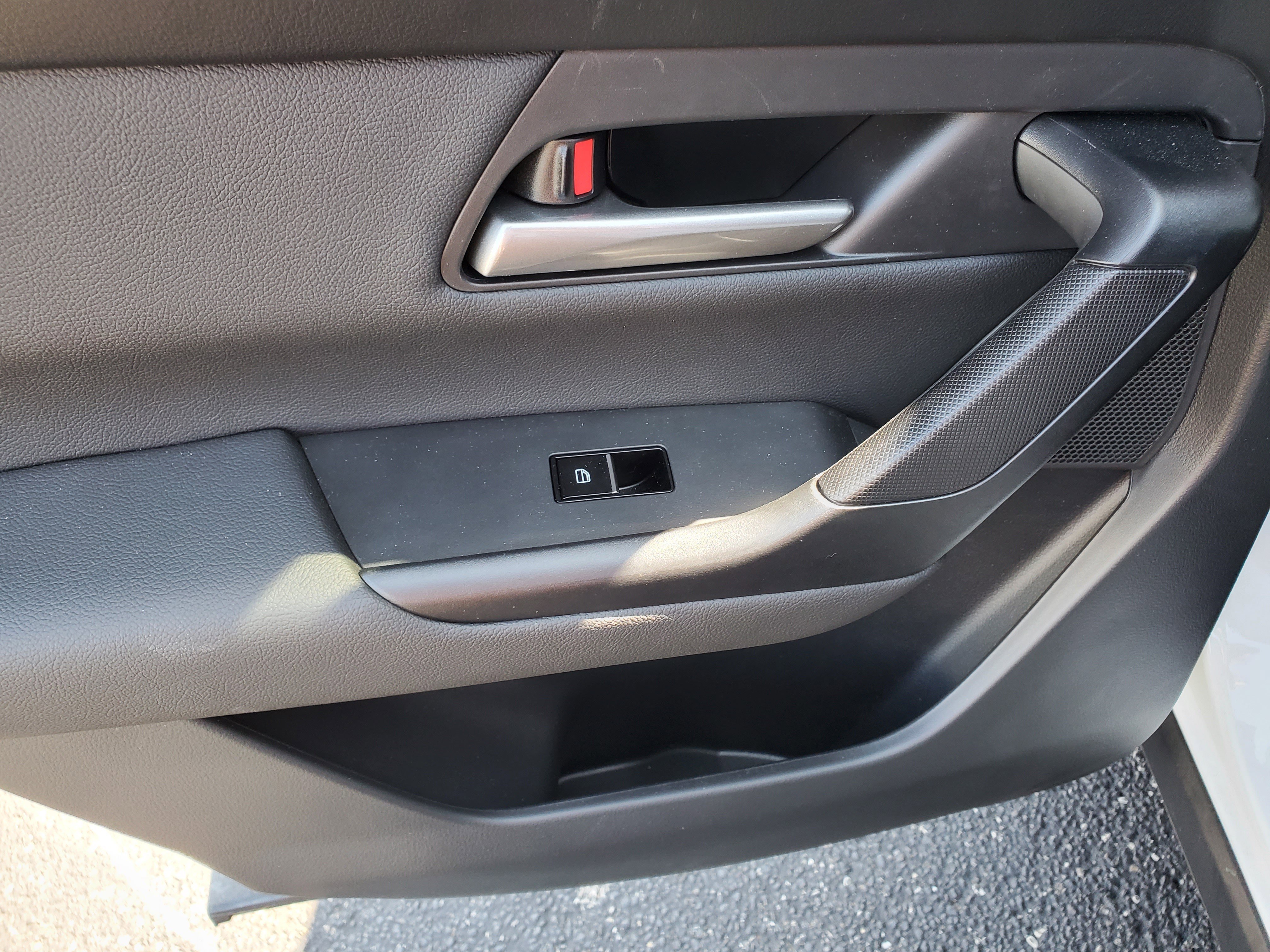 Used 2025 MAZDA CX-50 AWD 2.5 Hybrid w/ Premium Pkg image 15