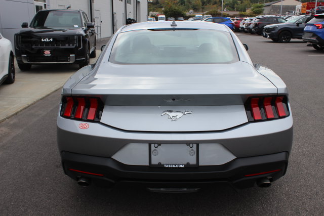 Used 2024 Ford Mustang Coupe RWD image 23
