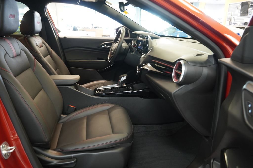 Used 2024 Chevrolet Trax RS w/ Driver Confidence Package image 33