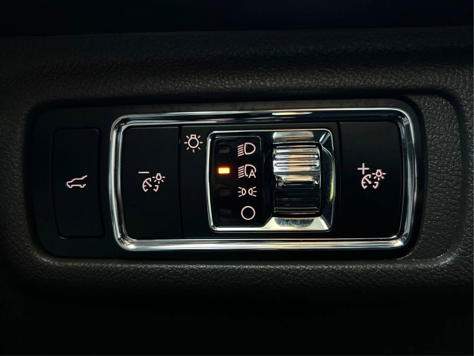 Used 2023 Lincoln Corsair FWD w/ Equipment Group 101A image 24