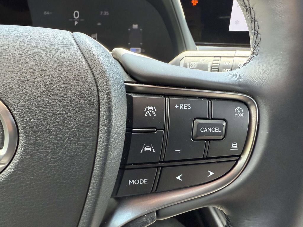 Used 2025 Lexus UX 300h AWD image 22