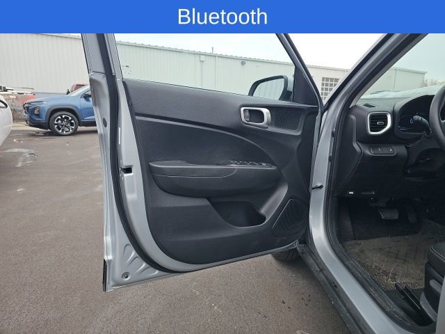 Used 2023 Hyundai Venue SEL image 7