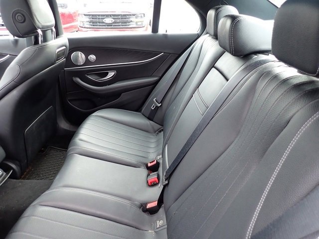 Used 2019 Mercedes-Benz E 300 4MATIC image 11