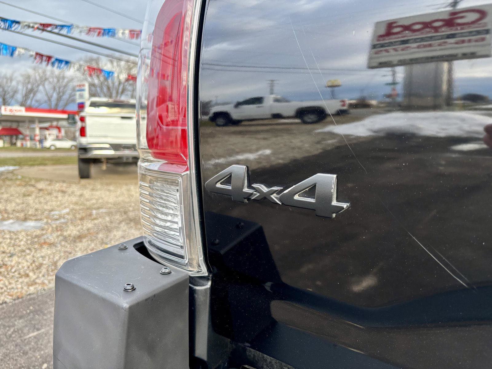 Used 2017 Toyota Tacoma Limited w/ Tow Package image 15