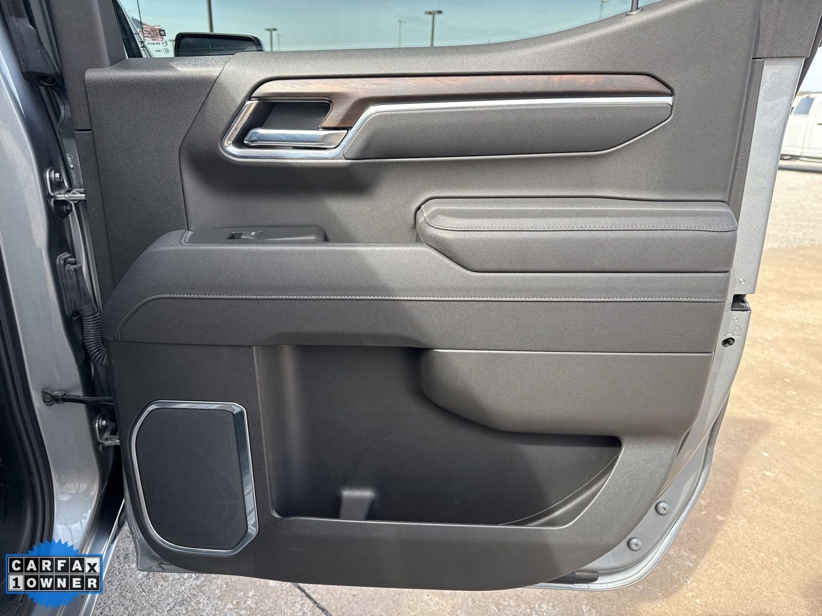 Used 2025 GMC Sierra 1500 SLT image 28