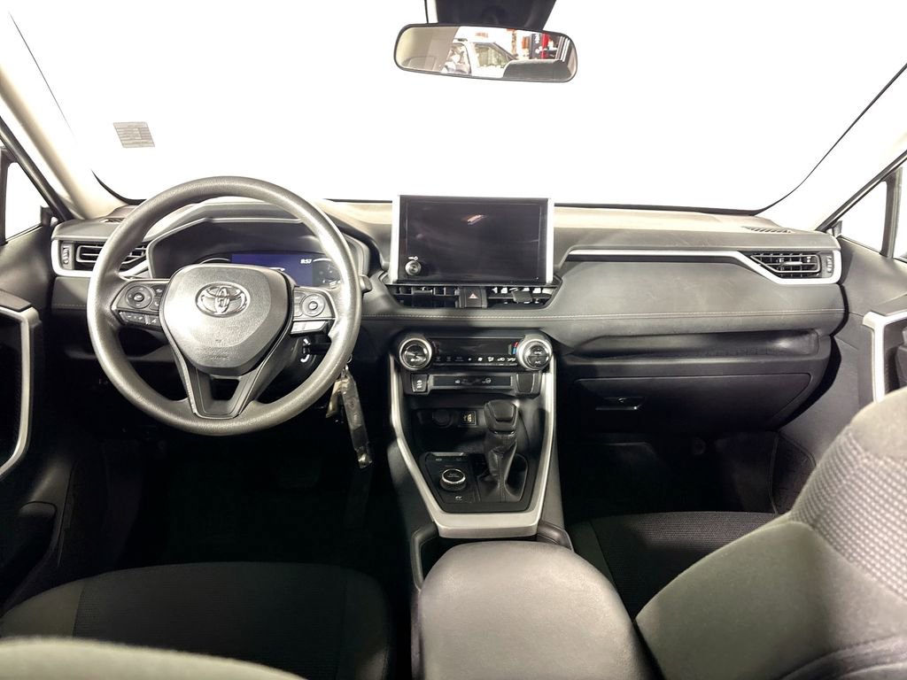 Used 2024 Toyota RAV4 LE AWD/4WD image 12