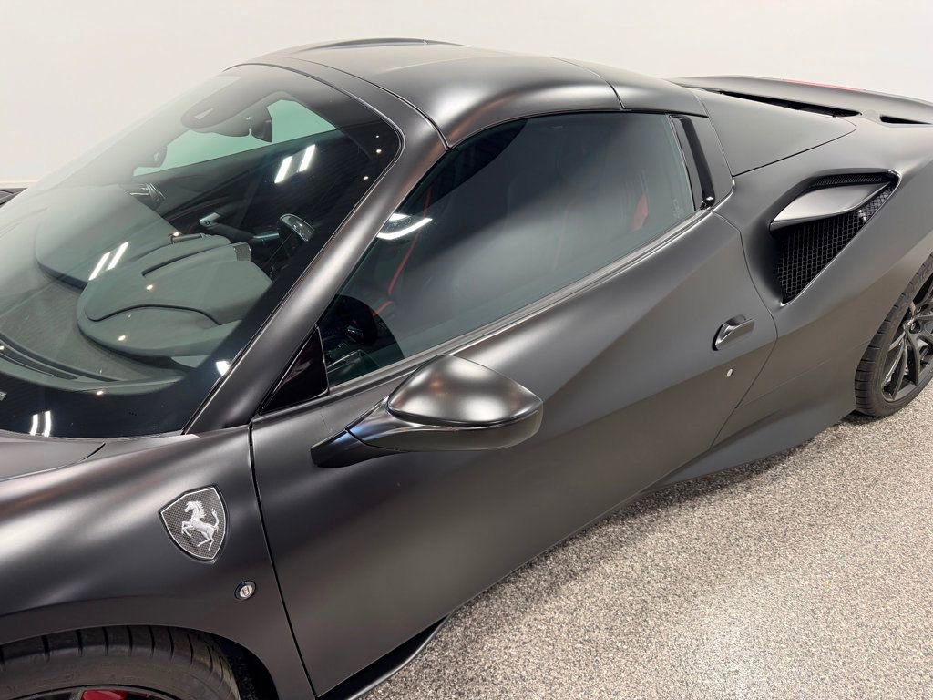 Used 2022 Ferrari F8 Tributo RWD image 5