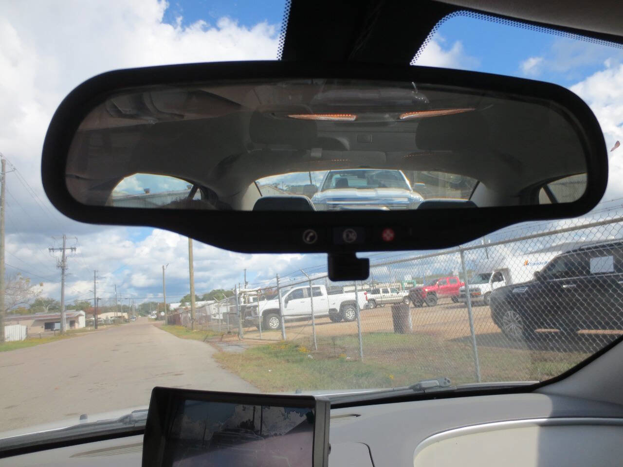 Used 2010 Chevrolet Malibu Hybrid image 11