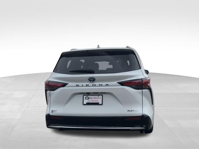 Used 2025 Toyota Sienna Platinum image 4