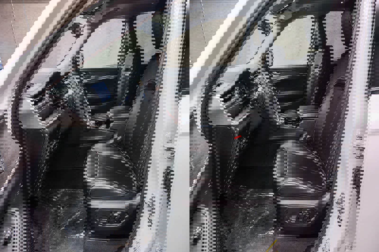 Used 2023 Jeep Grand Cherokee Limited w/ Black Appearance Package image 23