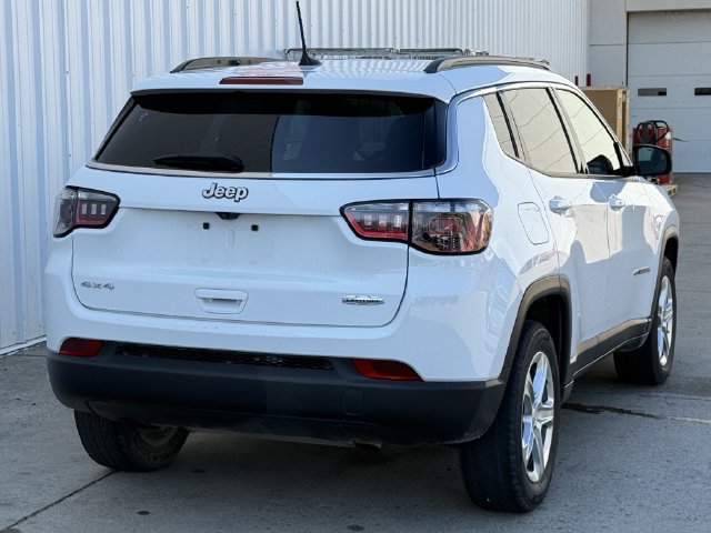 Used 2024 Jeep Compass Latitude AWD/4WD image 4