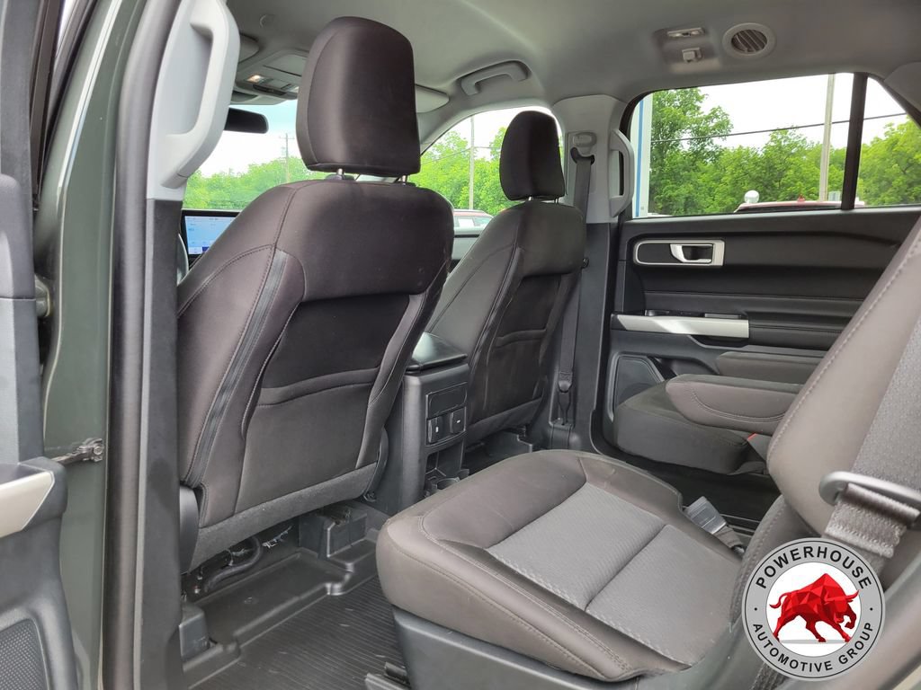 Used 2023 Ford Explorer XLT AWD/4WD image 16