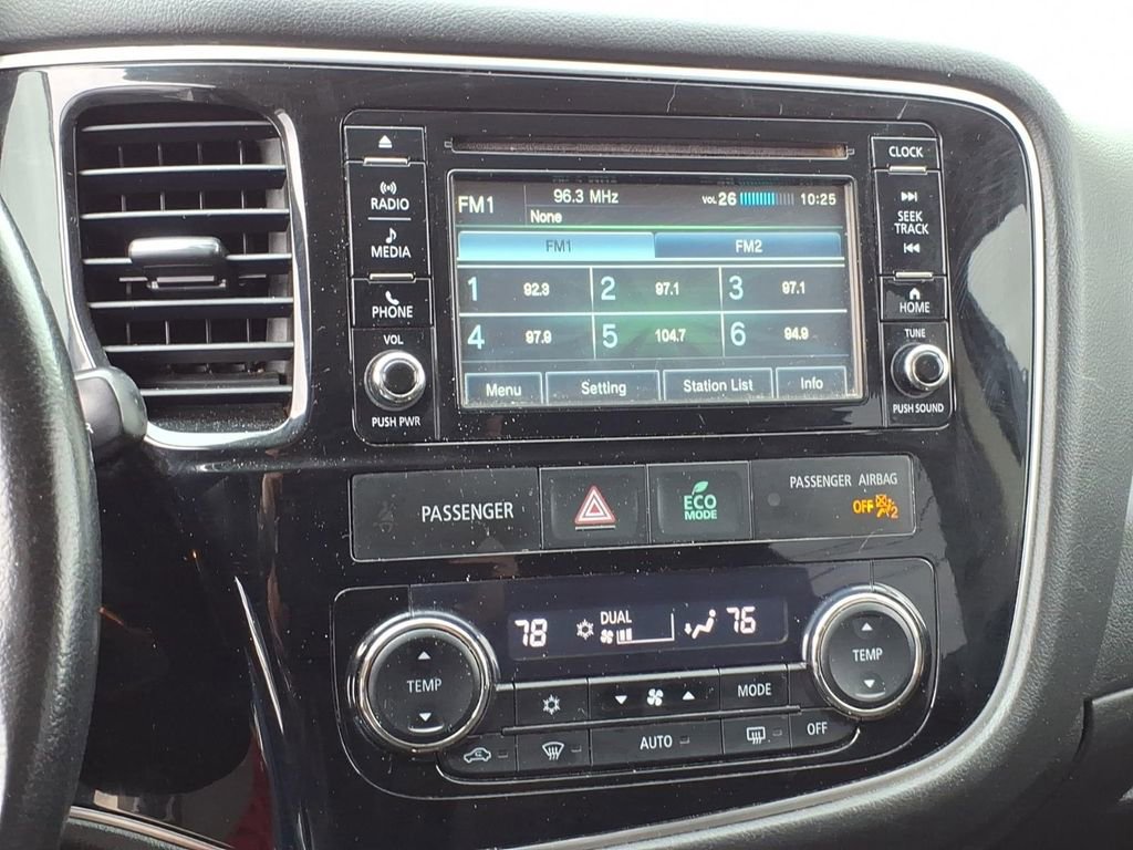 Used 2017 Mitsubishi Outlander ES image 24