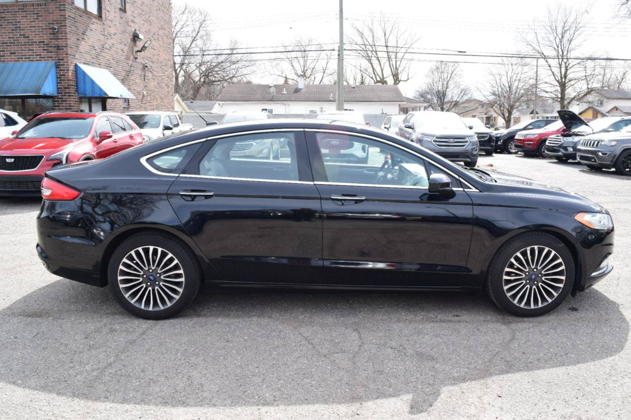 Used 2017 Ford Fusion SE w/ Fusion SE Technology Package FWD image 5