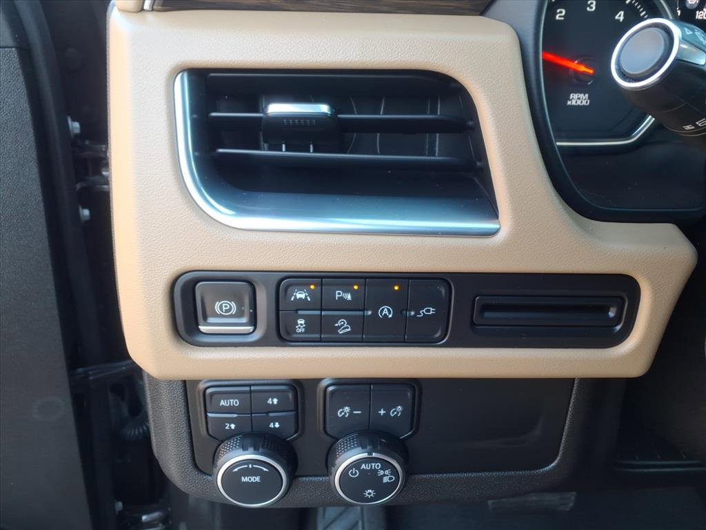 Used 2021 Chevrolet Suburban Premier image 29