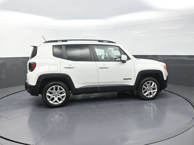Used 2017 Jeep Renegade Latitude AWD/4WD image 9
