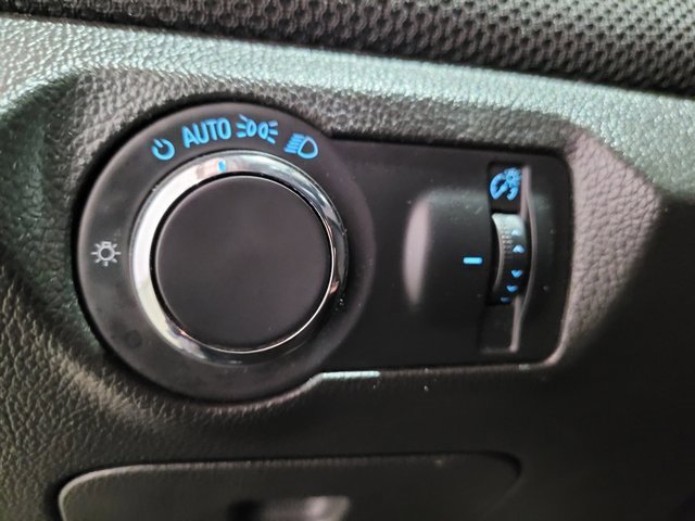 Used 2015 Chevrolet Cruze LT image 32