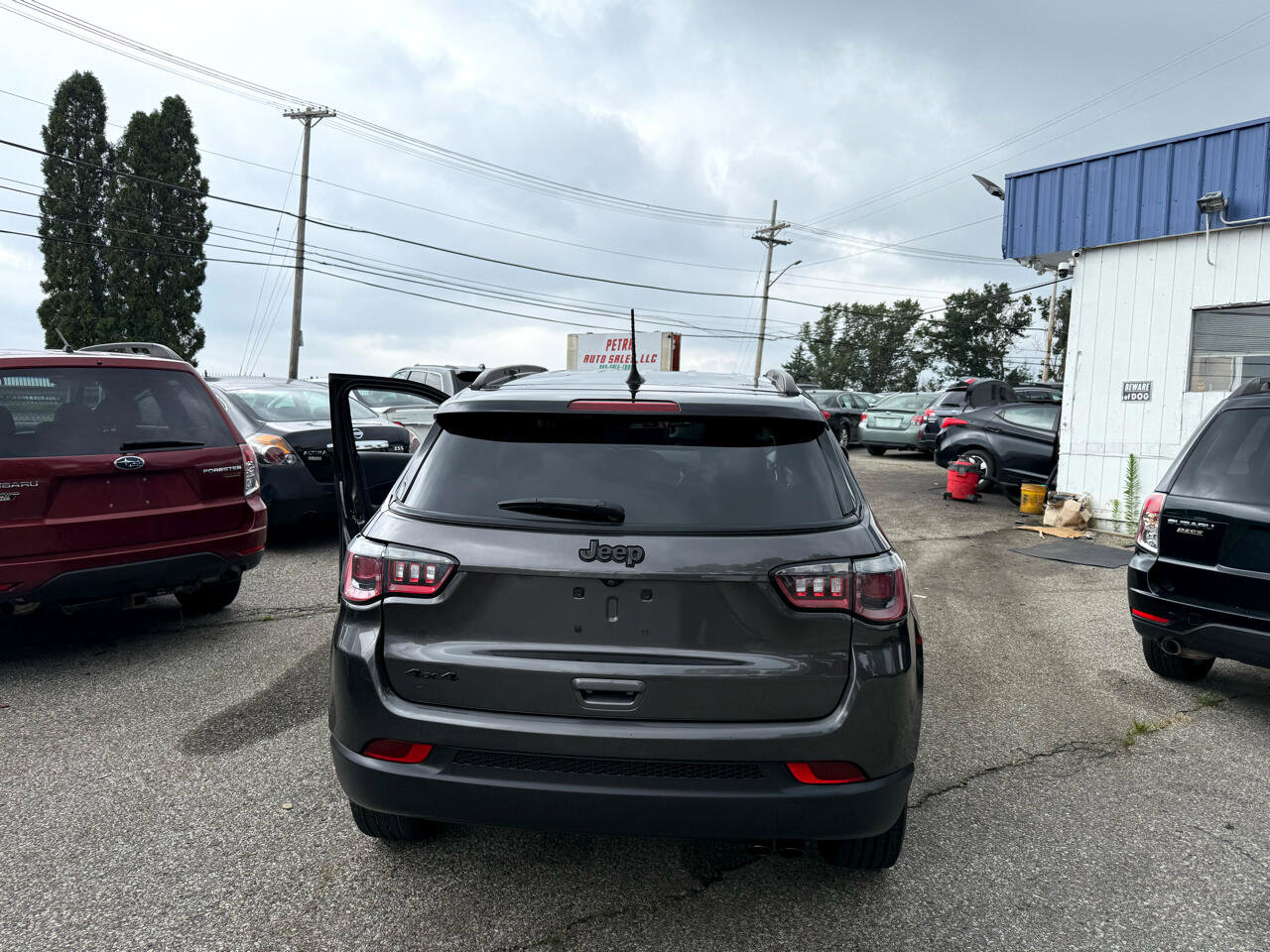 Used 2019 Jeep Compass Latitude image 4
