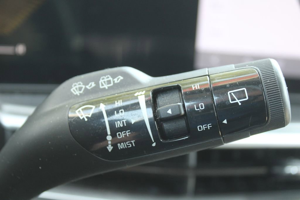 Certified 2025 Kia Sorento S w/ Panoramic Sunroof Package FWD image 32