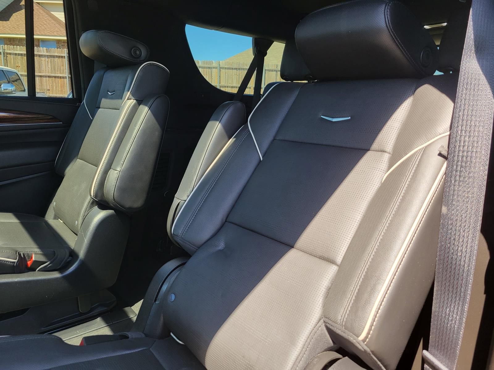 Used 2021 Cadillac Escalade ESV Premium Luxury image 15