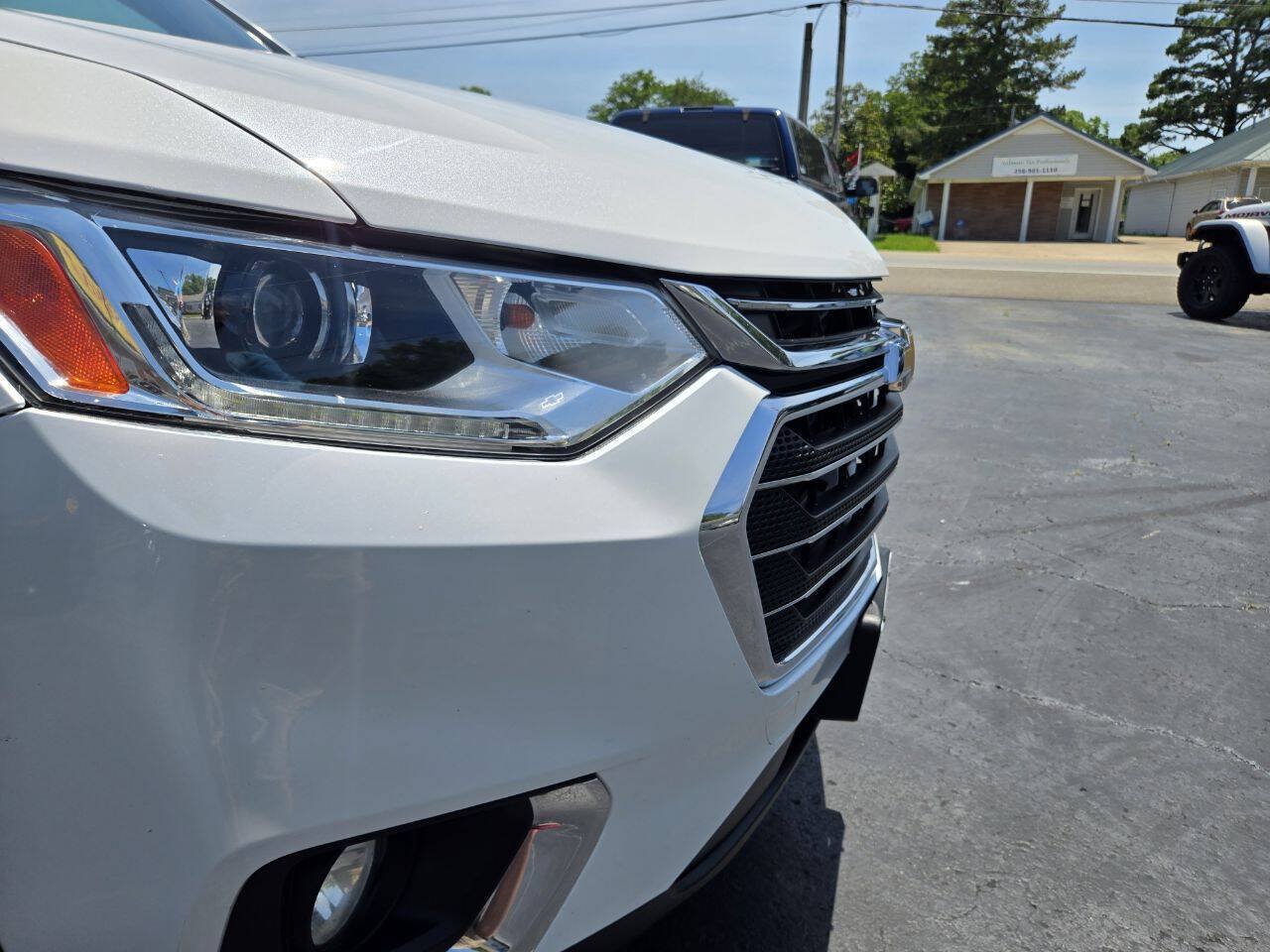 Used 2019 Chevrolet Traverse LT FWD image 18