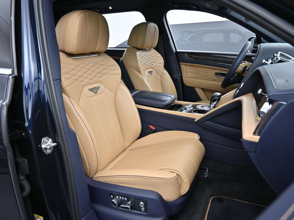 Certified 2023 Bentley Bentayga Extended Wheelbase AWD/4WD image 35