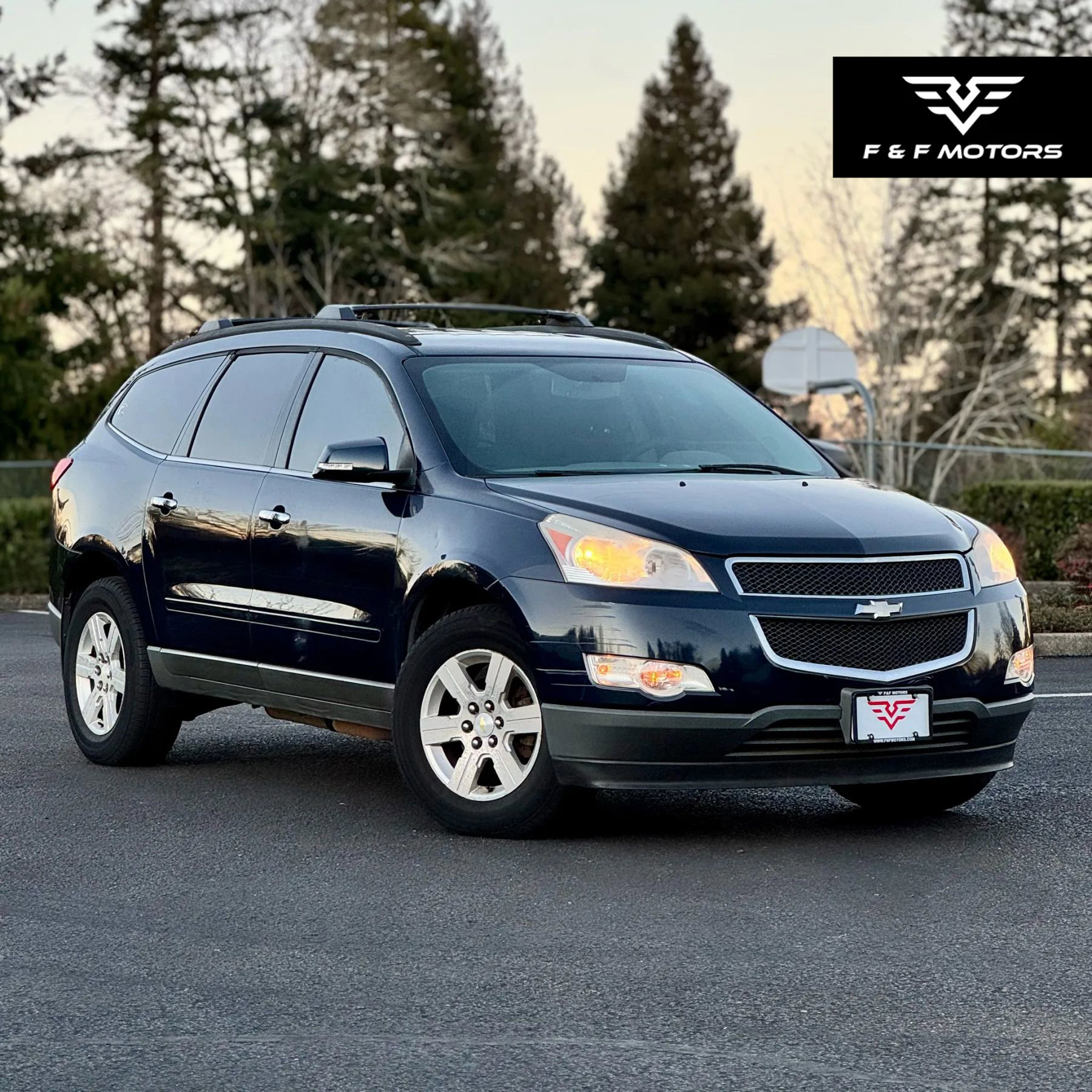 Used 2012 Chevrolet Traverse LT image 1